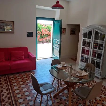 Casa Guascari 카스텔사르도